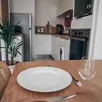 Le Terra - T2 Centre - Terrasse - Parking - 25 Min Puy Dufou アパート