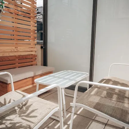 Le Terra - T2 Centre - Terrasse - Parking - 25 Min Puy Dufou * 绍莱